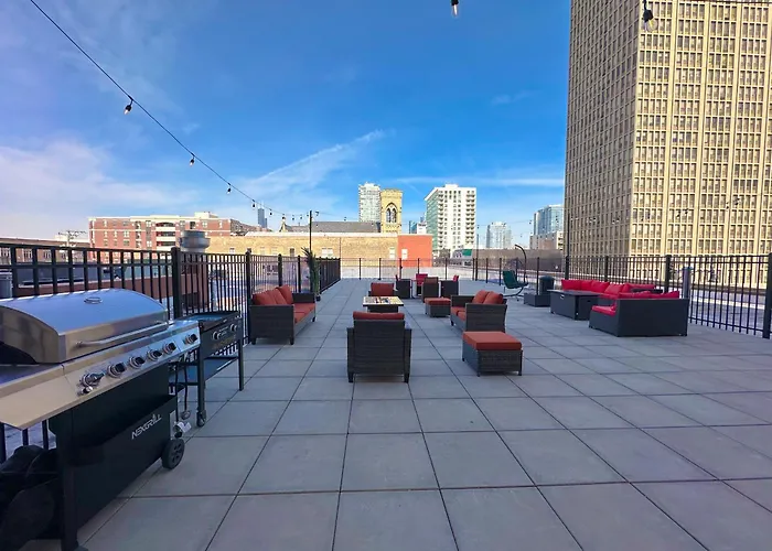 Mccormick Place Huge 2Br Cozy Loft Suite With Optional Parking Sleeps 8 Near Soldier Field And Grant Park