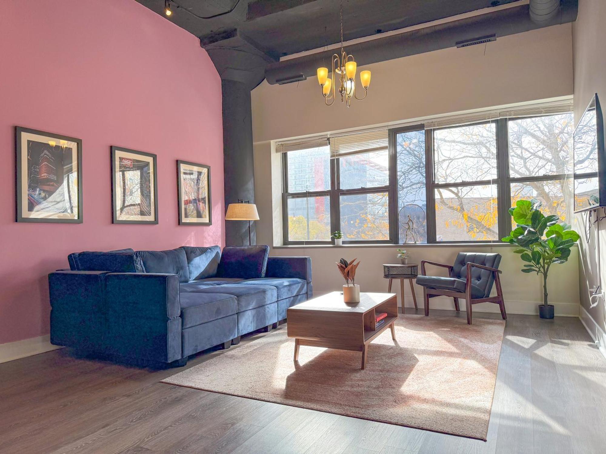 Mccormick Place Huge 2br Cozy Loft With Optional Parking Sleeps 8 Near Soldier Field And Grant Park * Chicago